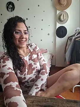 Snapshot of Thaliacooper_ chatting on December 16, 5:40 pm Thaliacooper online show from December 16, 5:40 pm