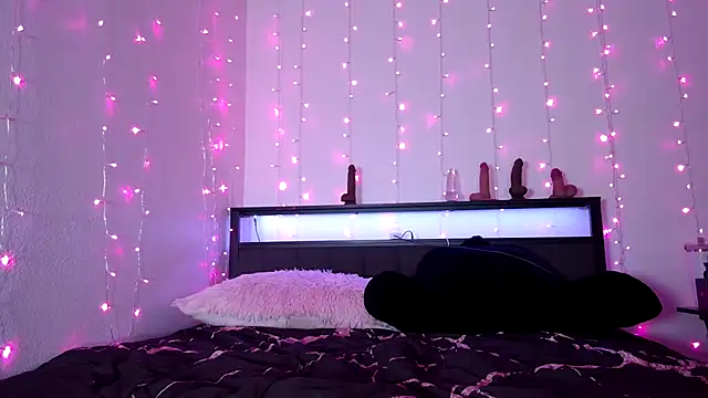 QueenLolaX online show from July 27, 5:58 am