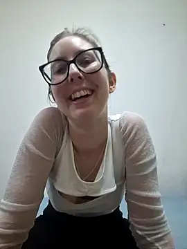 Snapshot of Sarah459 chatting on December 10, 6:28 pm Sarah459 online show from December 10, 6:28 pm