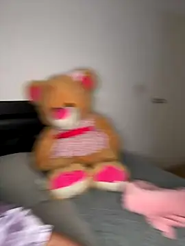 msschloee  online show from October 26, 3:23 am