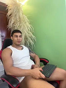 Snapshot of angel_adamx chatting on December 21, 6:09 am angel adamx online show from December 21, 6:09 am