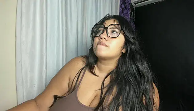 Snapshot of AvrilRizoX chatting on May 3, 10:16 pm AvrilRizoX online show from May 3, 10:16 pm