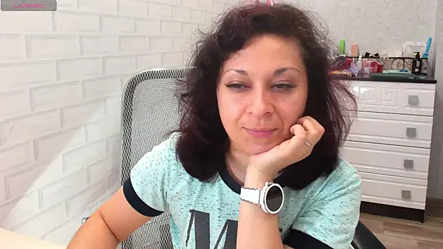 Snapshot of TeasyLana chatting on May 7, 4:29 am TeasyLana online show from May 7, 4:29 am