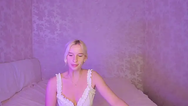 Amanda054 online show from September 10, 1:00 pm