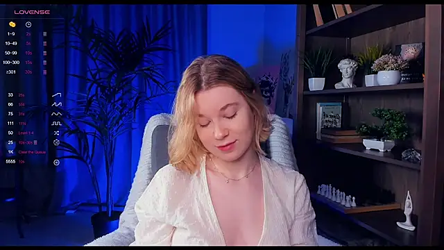 PollyHathor online show from January 11, 9:25 pm