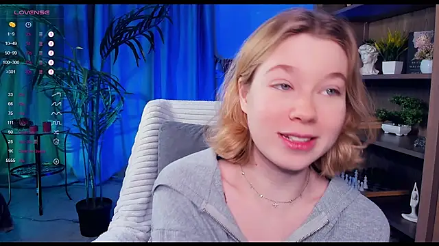 PollyHathor online show from February 1, 9:29 pm