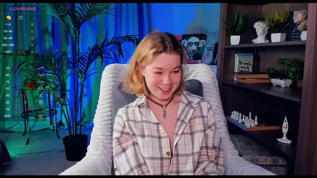 PollyHathor online show from February 3, 9:29 pm