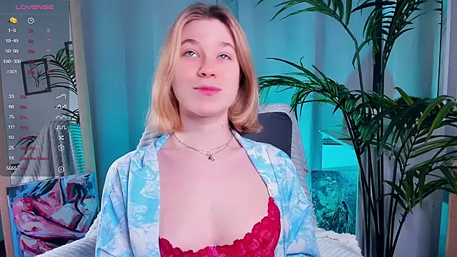 PollyHathor online show from February 9, 9:39 pm