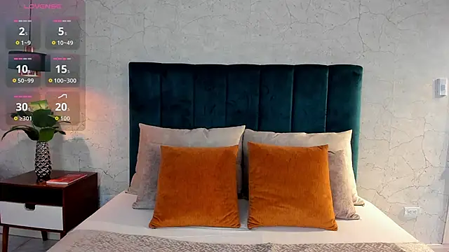 Luna18Pink online show from September 10, 1:11 pm