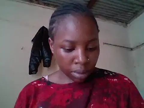 Snapshot of Queen_loveer chatting on March 16, 10:33 am Queen loveer online show from March 16, 10:33 am