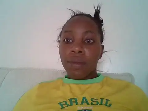 Snapshot of Queen_loveer chatting on June 15, 2:19 pm Queen loveer online show from June 15, 2:19 pm
