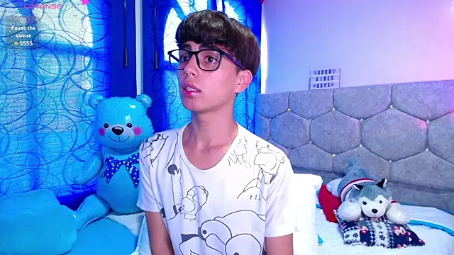 OwenBluee online show from December 11, 9:23 pm