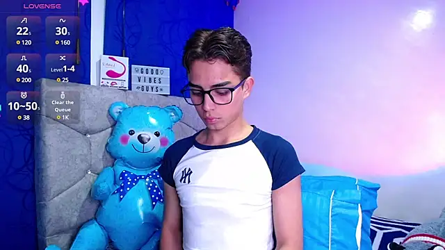 OwenBluee online show from January 28, 6:16 am