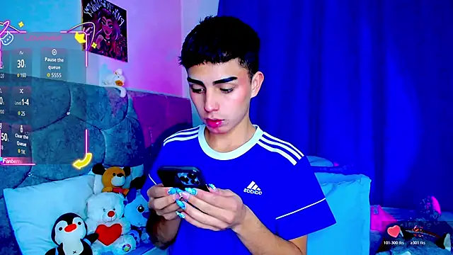 OwenBluee online show from October 23, 5:40 am