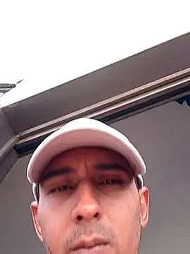 Snapshot of paisa233 chatting on October 25, 7:30 pm paisa233 online show from October 25, 7:30 pm