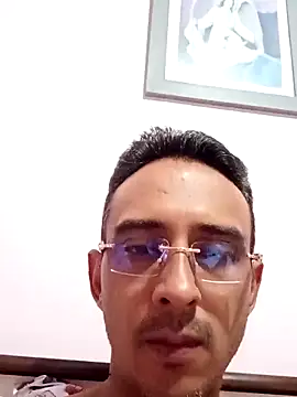 Snapshot of paisa233 chatting on October 31, 2:12 am paisa233 online show from October 31, 2:12 am