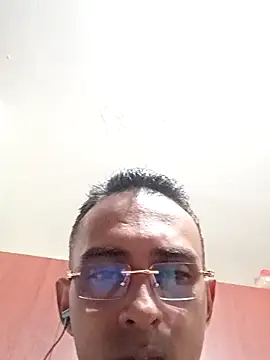 Snapshot of paisa233 chatting on November 8, 3:18 am paisa233 online show from November 8, 3:18 am