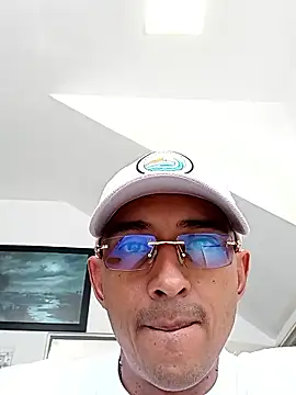 Snapshot of paisa233 chatting on January 9, 3:26 pm paisa233 online show from January 9, 3:26 pm