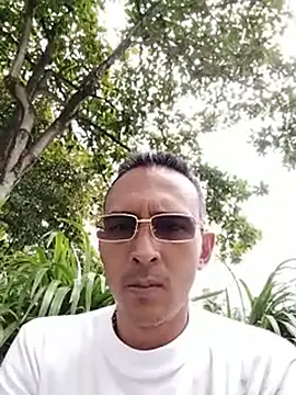 Snapshot of paisa233 chatting on July 1, 3:23 pm paisa233 online show from July 1, 3:23 pm