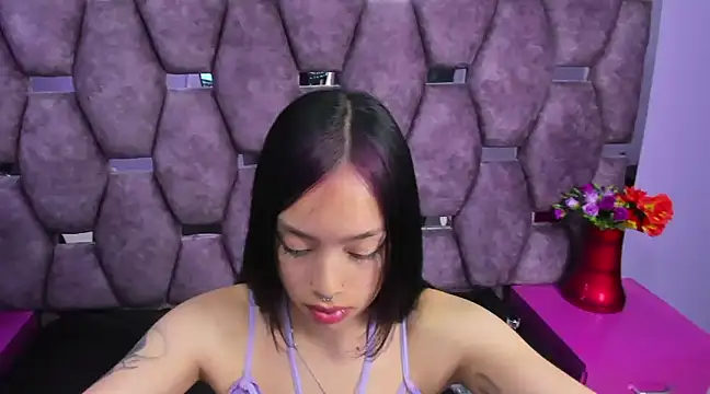 Sofia Mirandaa18 online show from January 3, 4:48 pm