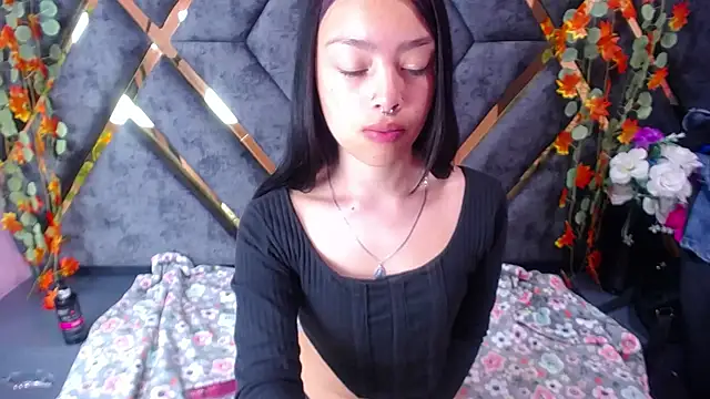 Sofia Mirandaa18 online show from January 31, 12:51 pm