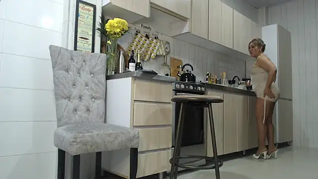 Jadeee  online show from February 13, 9:38 pm