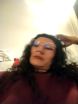 Zafiro subversiva online show from November 16, 9:15 am