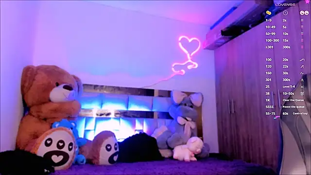 Snapshot of Lucidollts_ chatting on February 2, 8:35 am Lucidollts online show from February 2, 8:35 am