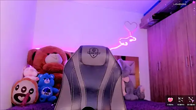 Snapshot of Lucidollts_ chatting on February 7, 5:52 am Lucidollts online show from February 7, 5:52 am