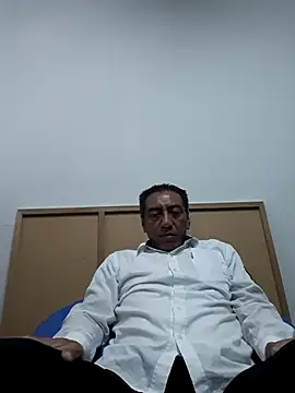 Snapshot of Romeoblues chatting on July 26, 6:21 am Romeoblues online show from July 26, 6:21 am