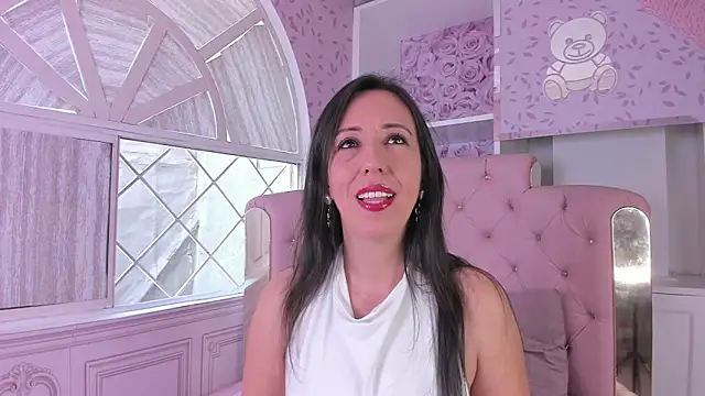 Bonnie  milf online show from September 16, 12:06 pm