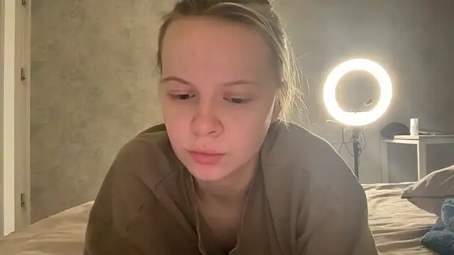 Snapshot of wrenlie chatting on May 20, 1:12 am wrenlie online show from May 20, 1:12 am