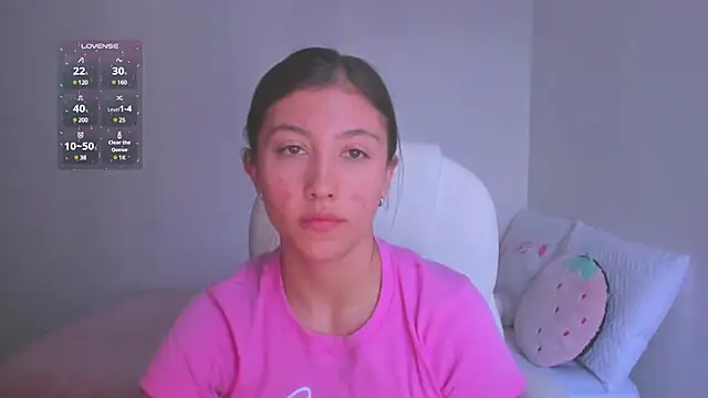 Snapshot of Catbaby888_ chatting on December 3, 10:40 pm Catbaby888  online show from December 3, 10:40 pm