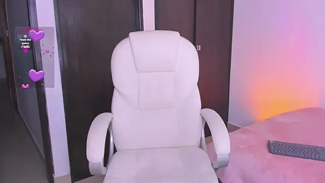 Snapshot of Catbaby888_ chatting on January 28, 1:50 am Catbaby888  online show from January 28, 1:50 am