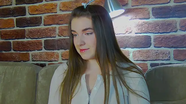 Sofia Hugs online show from February 9, 6:01 pm