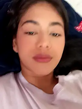 Snapshot of azzahara069 chatting on December 15, 9:09 pm azzahara069 online show from December 15, 9:09 pm