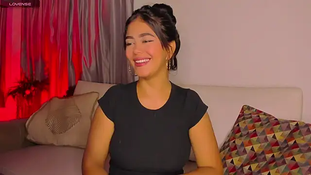 Snapshot of azzahara069 chatting on January 9, 2:43 am azzahara069 online show from January 9, 2:43 am