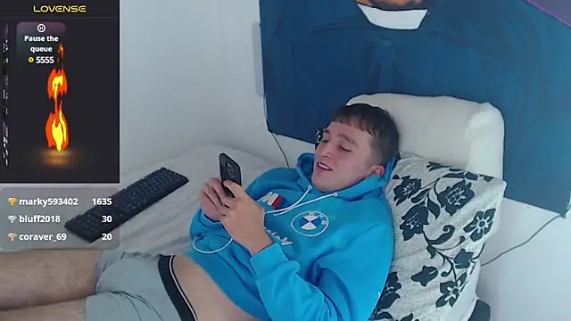 Dylanwhite23  online show from January 5, 9:05 am