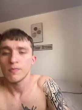 Dylanwhite23  online show from January 17, 7:27 pm