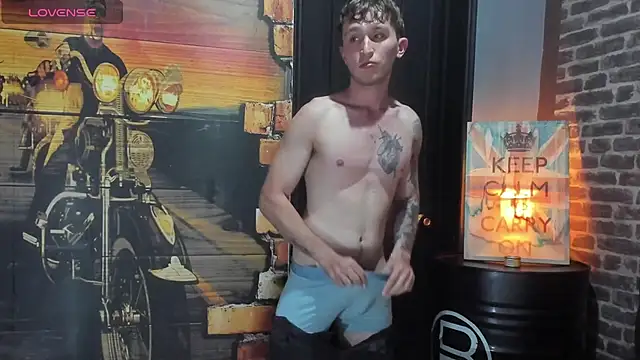 Dylanwhite23  online show from January 7, 4:37 am