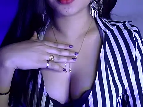 akshara thakur9 online show from October 12, 4:11 am