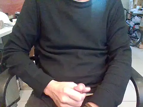 Snapshot of Raimundo1971 chatting on April 21, 5:28 pm Raimundo1971 online show from April 21, 5:28 pm