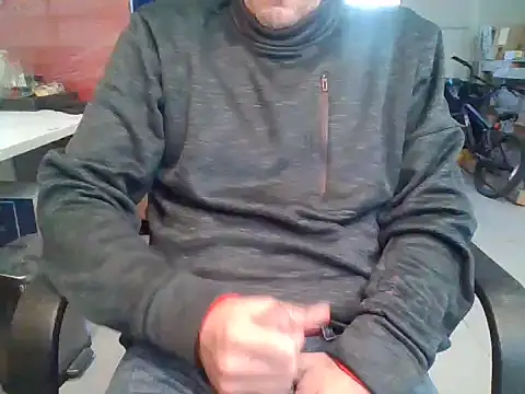Snapshot of Raimundo1971 chatting on May 7, 8:25 pm Raimundo1971 online show from May 7, 8:25 pm