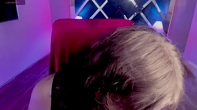 Sabrina scarlett online show from March 8, 10:02 pm