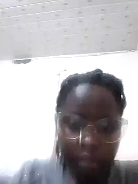 Snapshot of Sweetcecie01 chatting on February 3, 12:36 am Sweetcecie01 online show from February 3, 12:36 am