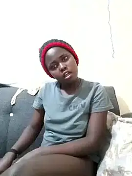Snapshot of Sweetcecie01 chatting on September 12, 9:04 pm Sweetcecie01 online show from September 12, 9:04 pm