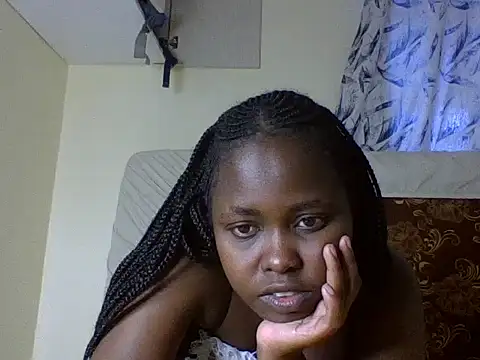 Snapshot of Sweetcecie01 chatting on October 7, 10:01 am Sweetcecie01 online show from October 7, 10:01 am