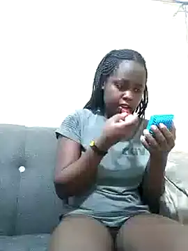 Snapshot of Sweetcecie01 chatting on October 18, 8:42 pm Sweetcecie01 online show from October 18, 8:42 pm