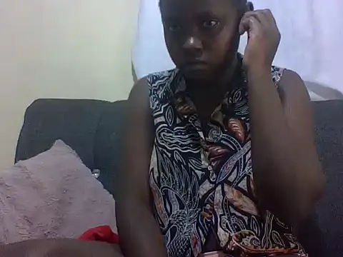 Snapshot of Sweetcecie01 chatting on April 24, 8:00 pm Sweetcecie01 online show from April 24, 8:00 pm