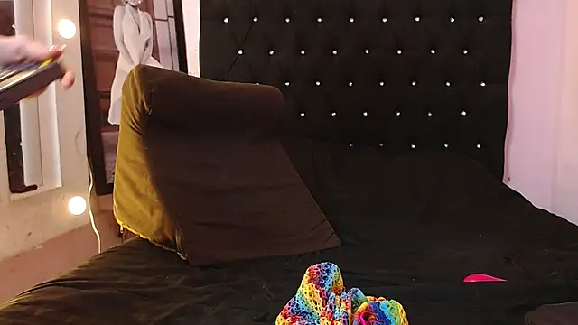 kittybonxx online show from April 19, 6:10 pm